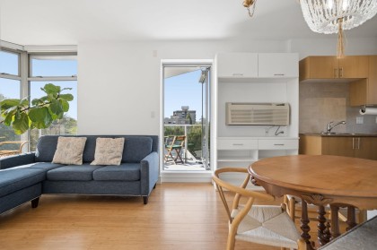 Photo 9 at 902 - 2965 Fir Street, Fairview VW, Vancouver West