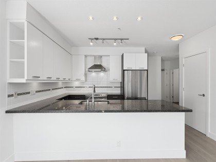 Photo 5 at 204 - 1273 Marine Drive, Norgate, North Vancouver