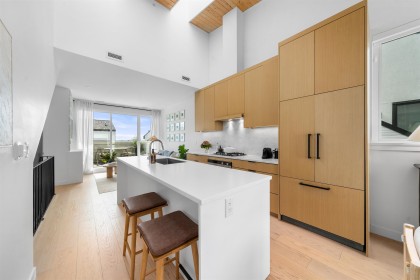 Photo 9 at 224 - 650 E 2nd Street, Lower Lonsdale, North Vancouver