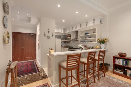 Photo 5 at 101 - 426 Beach Crescent, Yaletown, Vancouver West