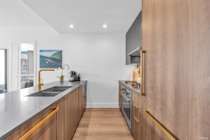 Photo 9 at 704 - 2375 Emery Court, Lynn Valley, North Vancouver