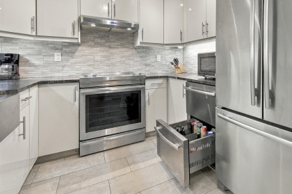 Photo 4 at 109 - 5835 Hampton Place, University VW, Vancouver West