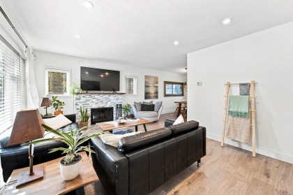 Photo 2 at 300 E 25th Street, Upper Lonsdale, North Vancouver