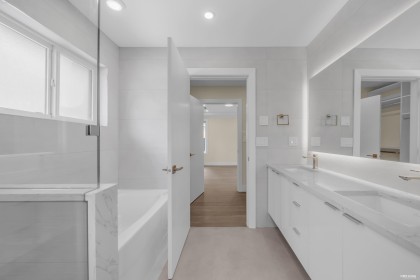 Photo 21 at 800 Montroyal Boulevard, Canyon Heights NV, North Vancouver