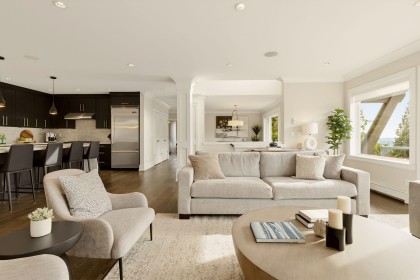 Photo 3 at 5008 Redonda Drive, Canyon Heights NV, North Vancouver