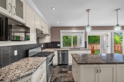 Photo 8 at 1501 Frederick Road, Lynn Valley, North Vancouver