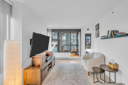 Photo 9 at 1401 - 928 Homer Street, Yaletown, Vancouver West