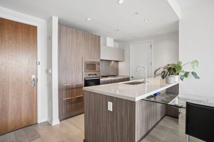 Photo 3 at 906 - 181 W 1st Avenue, False Creek, Vancouver West