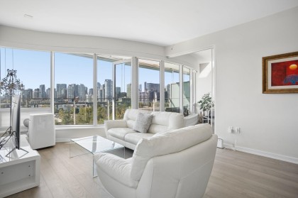 Photo 9 at 906 - 181 W 1st Avenue, False Creek, Vancouver West