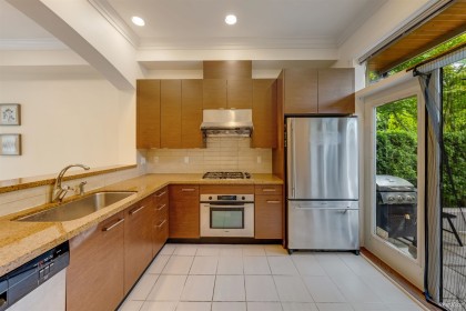 Photo 7 at 989 W 38th Avenue, Cambie, Vancouver West