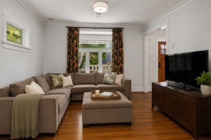 Photo 4 at 3541 W 8th Avenue, Kitsilano, Vancouver West