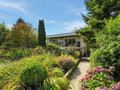 Photo 1 at 6 - 137 E 5th Street, Lower Lonsdale, North Vancouver