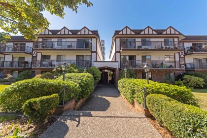 Photo 1 at 107 - 131 W 4th Street, Lower Lonsdale, North Vancouver