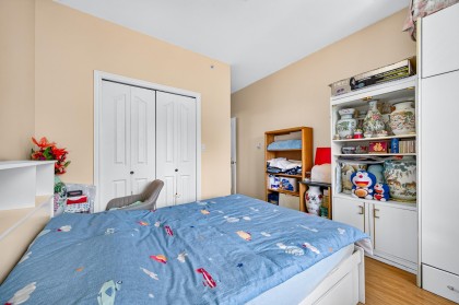 Photo 13 at 650 W 70th Avenue, Marpole, Vancouver West