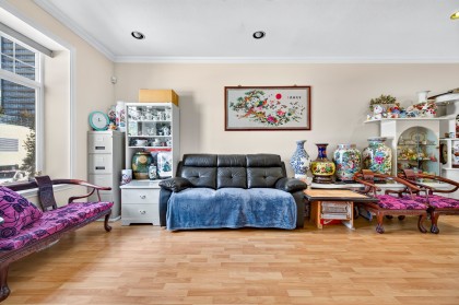 Photo 3 at 650 W 70th Avenue, Marpole, Vancouver West