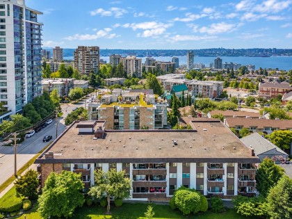 Photo 3 at 202 - 1345 Chesterfield Avenue, Central Lonsdale, North Vancouver