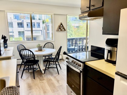 Photo 9 at 202 - 1345 Chesterfield Avenue, Central Lonsdale, North Vancouver