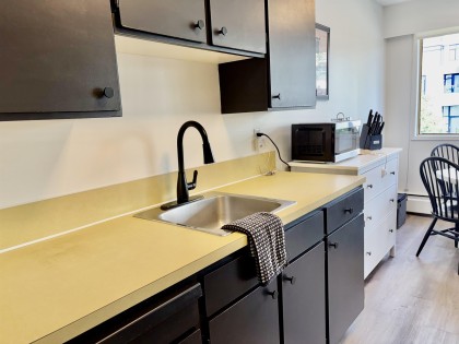Photo 8 at 202 - 1345 Chesterfield Avenue, Central Lonsdale, North Vancouver
