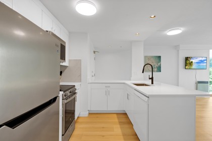 Photo 11 at 501 - 1331 W Georgia Street, Coal Harbour, Vancouver West