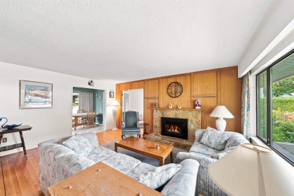 Photo 4 at 2161 Floralynn Crescent, Westlynn, North Vancouver