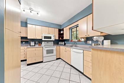 Photo 8 at 2161 Floralynn Crescent, Westlynn, North Vancouver