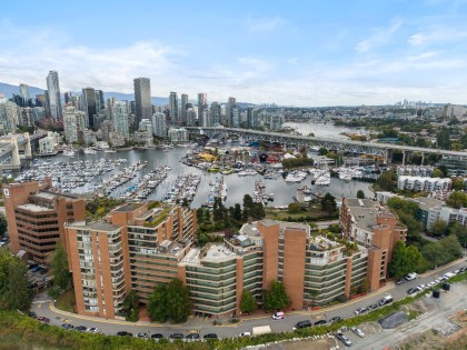 Photo 27 at 205 - 1470 Pennyfarthing Drive, False Creek, Vancouver West