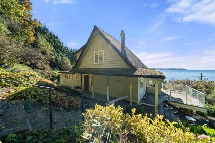 Photo 5 at 3721 Sunset Lane, West Bay, West Vancouver