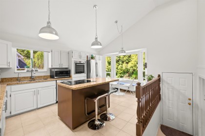 Photo 8 at 3336 Manning Crescent, Roche Point, North Vancouver