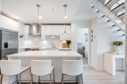 Photo 5 at 606 - 733 W 3rd Street, Harbourside, North Vancouver