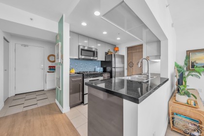 Photo 10 at 3005 - 1408 Strathmore Mews, Yaletown, Vancouver West