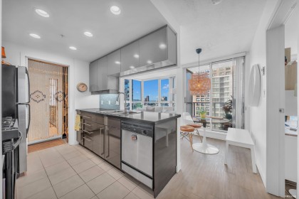 Photo 8 at 3005 - 1408 Strathmore Mews, Yaletown, Vancouver West