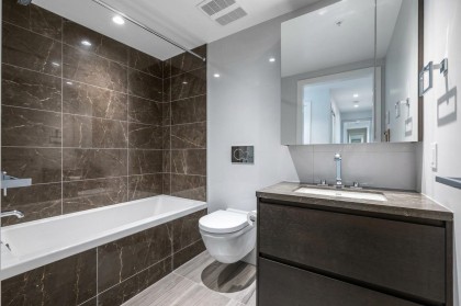 Photo 17 at 205 - 1561 W 57th Avenue, South Granville, Vancouver West