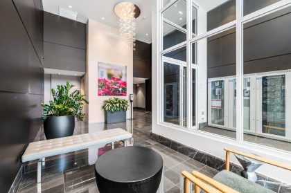 Photo 3 at 205 - 1561 W 57th Avenue, South Granville, Vancouver West