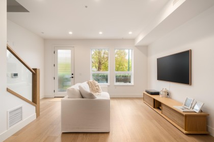 Photo 3 at 809 W 38th Avenue, Cambie, Vancouver West