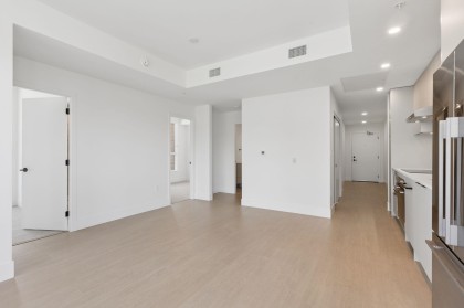 Photo 6 at 303 - 333 St. Davids Avenue, Lower Lonsdale, North Vancouver