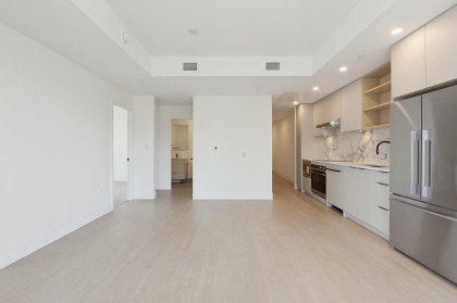 Photo 1 at 303 - 333 St. Davids Avenue, Lower Lonsdale, North Vancouver