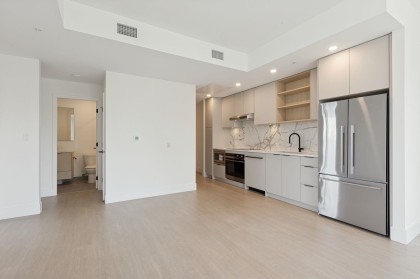 Photo 5 at 303 - 333 St. Davids Avenue, Lower Lonsdale, North Vancouver