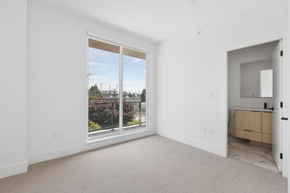Photo 14 at 303 - 333 St. Davids Avenue, Lower Lonsdale, North Vancouver