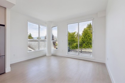 Photo 4 at 303 - 333 St. Davids Avenue, Lower Lonsdale, North Vancouver