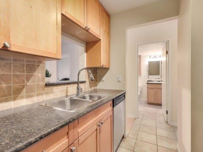 Photo 12 at 117 - 555 W 14th Avenue, Fairview VW, Vancouver West