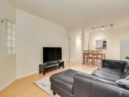 Photo 4 at 117 - 555 W 14th Avenue, Fairview VW, Vancouver West