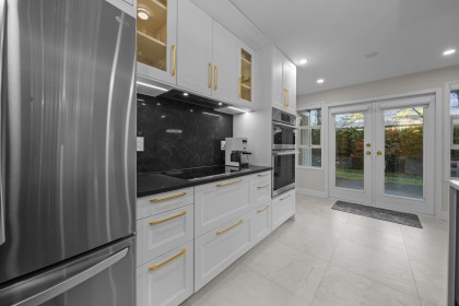 Photo 16 at 103 - 3399 Capilano Crescent, Edgemont, North Vancouver
