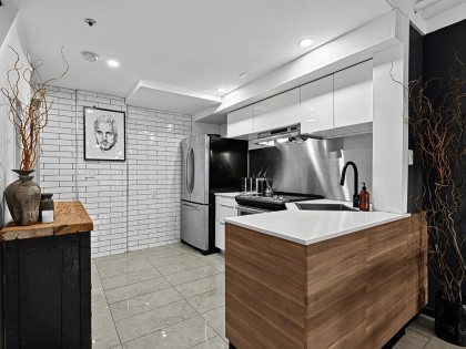 Photo 7 at 7 - 1355 W 4th Avenue, False Creek, Vancouver West