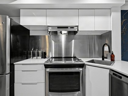 Photo 8 at 7 - 1355 W 4th Avenue, False Creek, Vancouver West