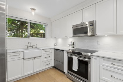 Photo 4 at 104 - 2211 West 2nd Avenue, Kitsilano, Vancouver West
