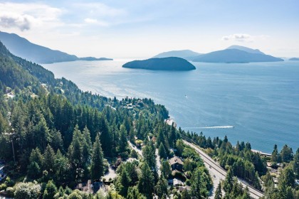 Photo 4 at 475 Bayview Road, Lions Bay, West Vancouver