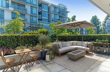 Photo 2 at 569 - 2080 West Broadway Street, Kitsilano, Vancouver West