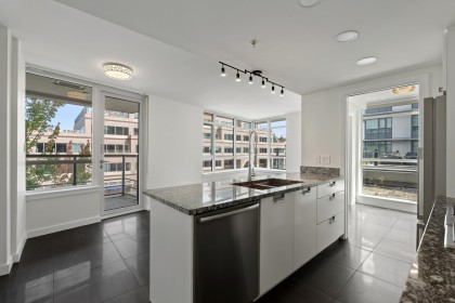 Photo 7 at 569 - 2080 West Broadway Street, Kitsilano, Vancouver West