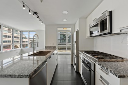 Photo 1 at 569 - 2080 West Broadway Street, Kitsilano, Vancouver West