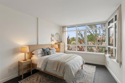 Photo 5 at 569 - 2080 West Broadway Street, Kitsilano, Vancouver West
